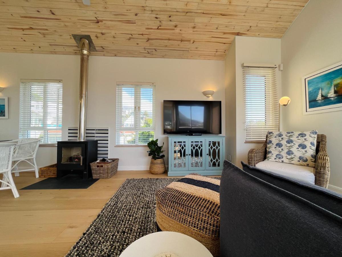 Moonshine - Two Bedroom House With Inverter Kapstaden Exteriör bild